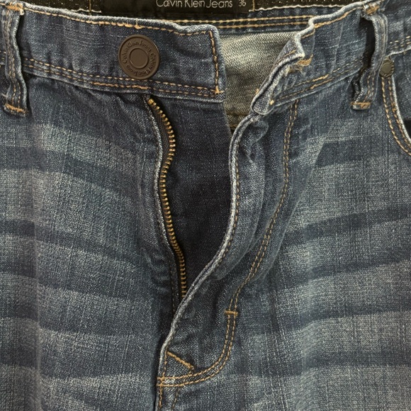 Calvin Klein Medium Wash, Medium Rise, Skinny Narrow Leg, Black Label Jeans - 36 - Picture 7 of 16